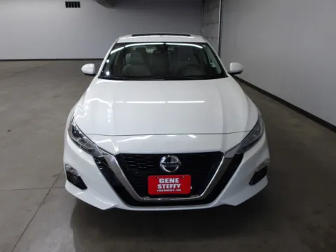 More photos of 2019 Nissan Altima 2.5 Platinum at Gene Steffy Chrysler Dodge Jeep RAM, NE