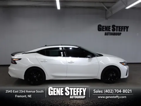White 2022 Nissan Maxima SR for sale in Fremont, NE