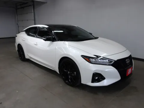 More photos of 2022 Nissan Maxima SR at Gene Steffy Chrysler Dodge Jeep RAM, NE