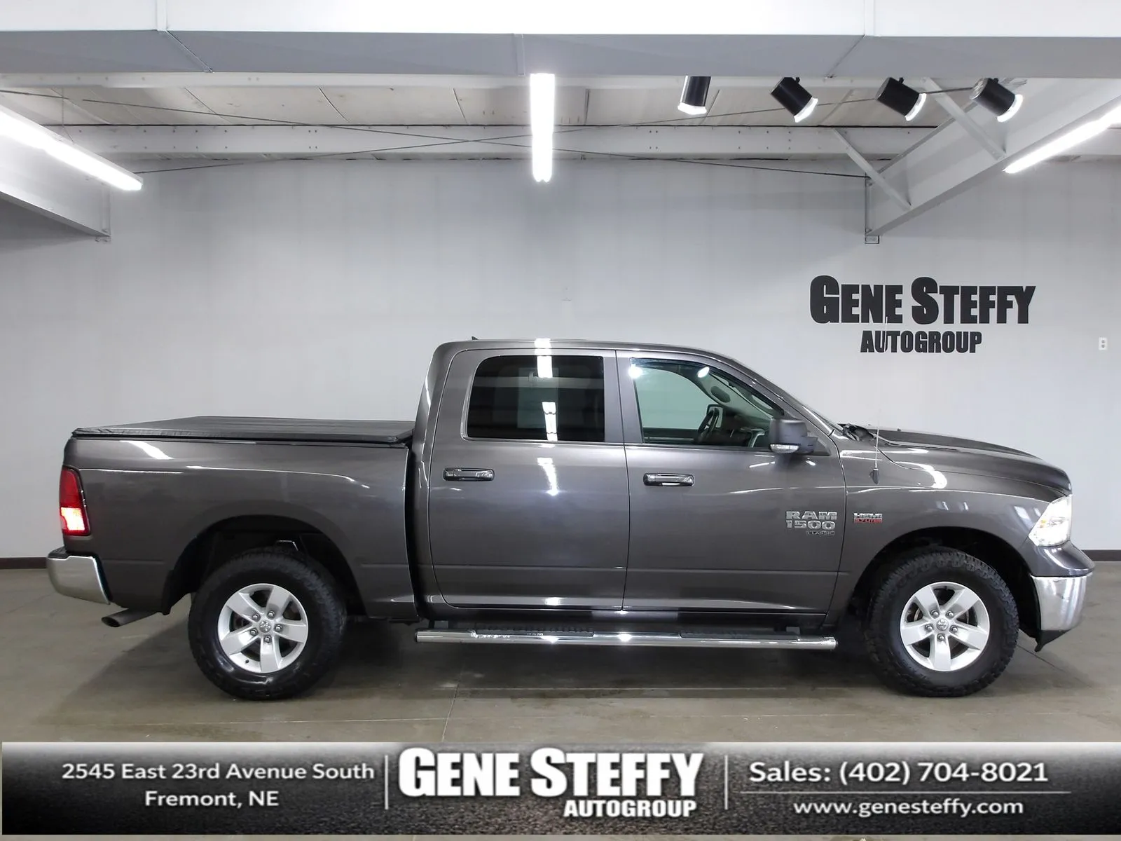 2019 RAM 1500 Classic SLT 4x4 Crew Cab 5'7's photo