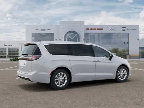 More photos of 2026 Chrysler Pacifica Select at Gene Steffy Chrysler Dodge Jeep RAM, NE