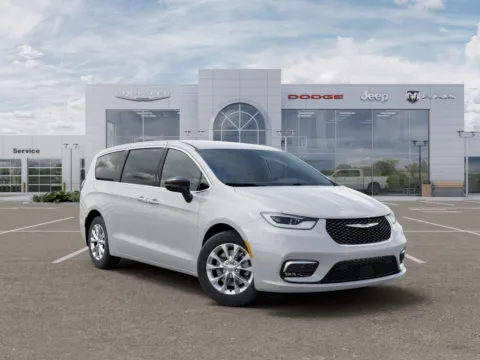 More photos of 2026 Chrysler Pacifica Select at Gene Steffy Chrysler Dodge Jeep RAM, NE