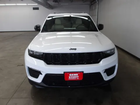 Another view of 2023 Jeep Grand Cherokee Limited for sale in Fremont, NE at Gene Steffy Chrysler Dodge Jeep RAM