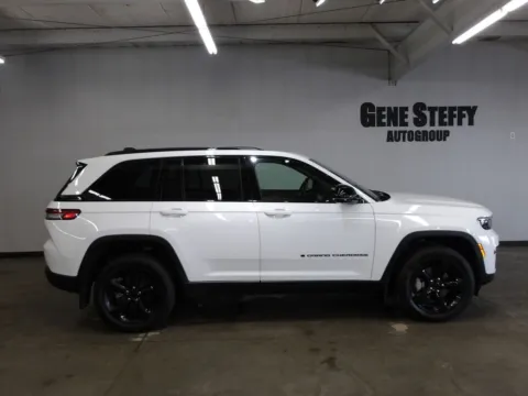 Photos of 2023 Jeep Grand Cherokee Limited for sale in Fremont, NE at Gene Steffy Chrysler Dodge Jeep RAM