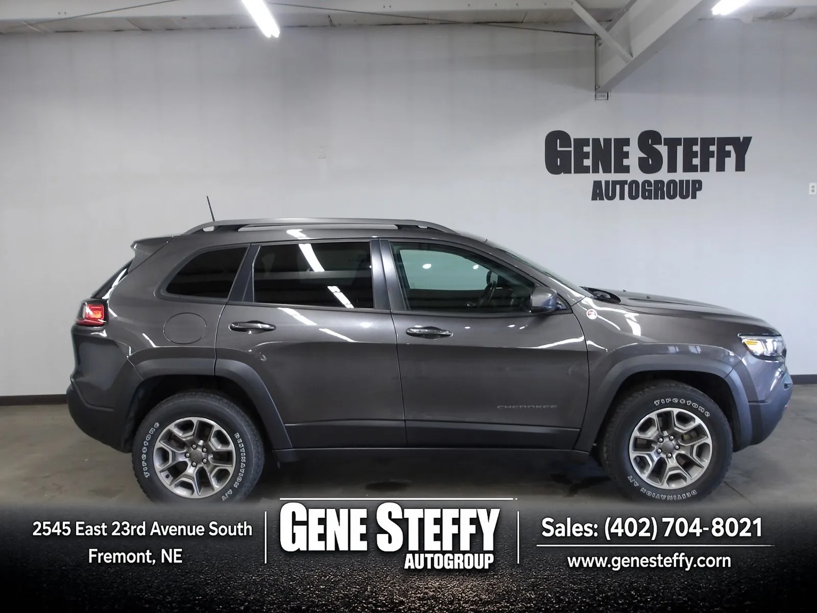 Used 2020 Jeep Cherokee Trailhawk with VIN 1C4PJMBX8LD627197 for sale in Fremont, NE