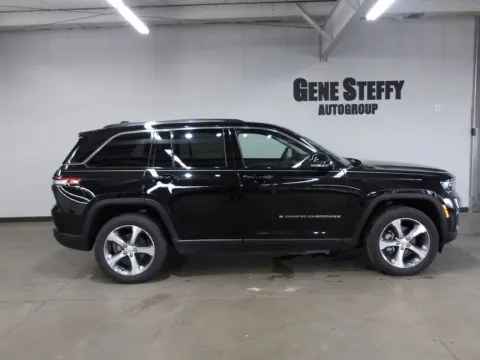 Another view of 2023 Jeep Grand Cherokee Limited for sale in Fremont, NE at Gene Steffy Chrysler Dodge Jeep RAM