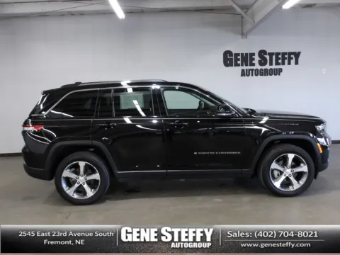 Black 2023 Jeep Grand Cherokee Limited for sale in Fremont, NE