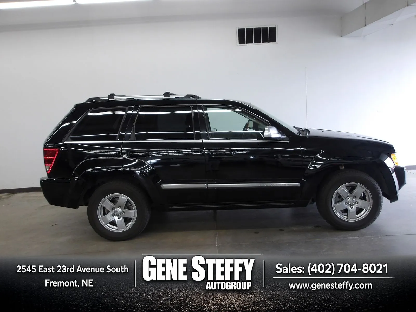 Black 2006 Jeep Grand Cherokee Overland for sale in Fremont, NE