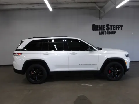 Another view of 2023 Jeep Grand Cherokee Altitude X for sale in Fremont, NE at Gene Steffy Chrysler Dodge Jeep RAM