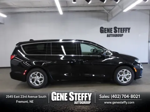 Black 2024 Chrysler Pacifica Limited for sale in Fremont, NE