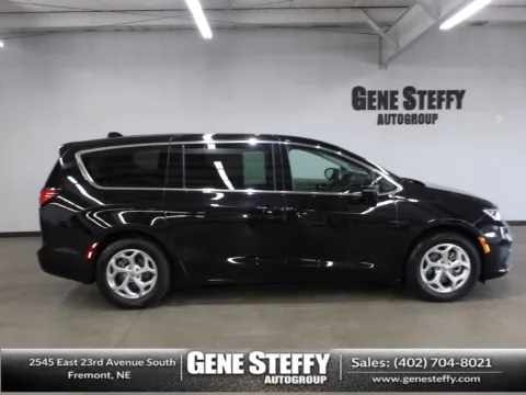 Black 2024 Chrysler Pacifica Limited for sale in Fremont, NE