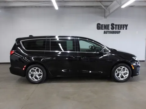 Another view of 2024 Chrysler Pacifica Limited for sale in Fremont, NE at Gene Steffy Chrysler Dodge Jeep RAM