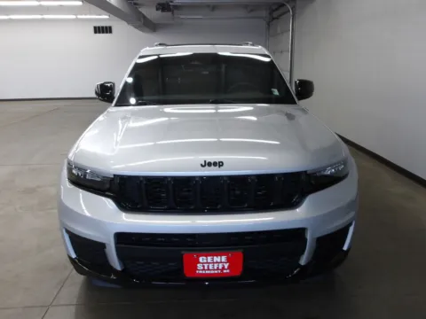 More photos of 2023 Jeep Grand Cherokee L Altitude at Gene Steffy Chrysler Dodge Jeep RAM, NE