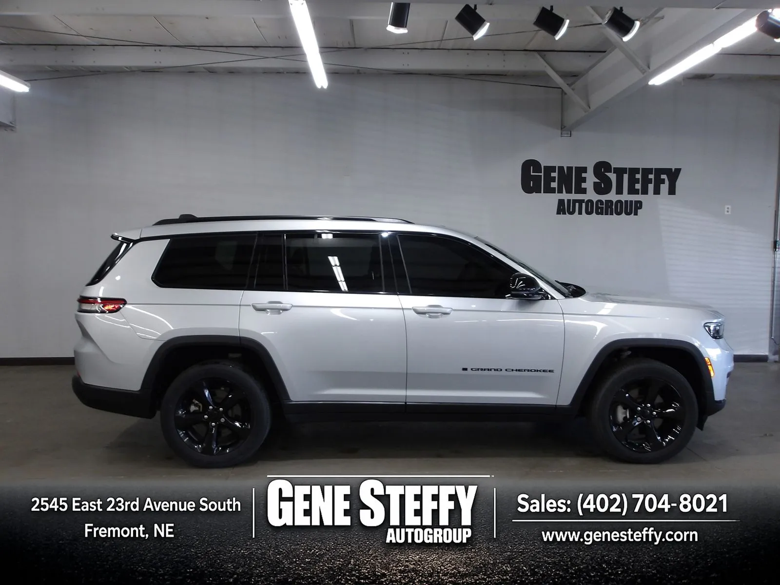 Silver 2023 Jeep Grand Cherokee L Altitude for sale in Fremont, NE