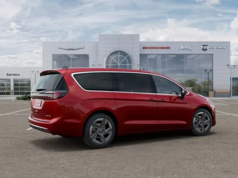 More photos of 2027 Chrysler Pacifica Limited at Gene Steffy Chrysler Dodge Jeep RAM, NE