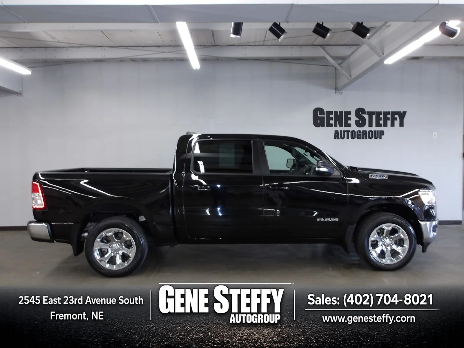 2022 RAM 1500 Big Horn/Lone Star 4x4 Crew Cab 5'7's photo