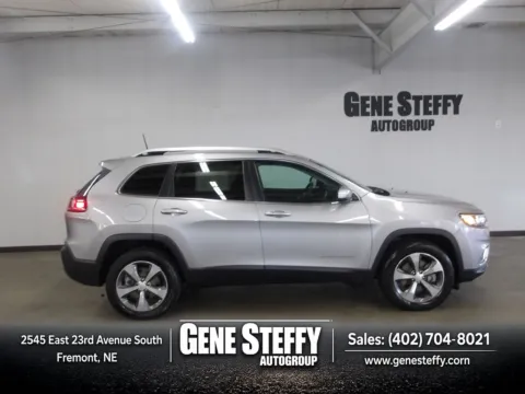 Silver 2019 Jeep Cherokee Limited for sale in Fremont, NE