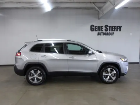 Another view of 2019 Jeep Cherokee Limited for sale in Fremont, NE at Gene Steffy Chrysler Dodge Jeep RAM
