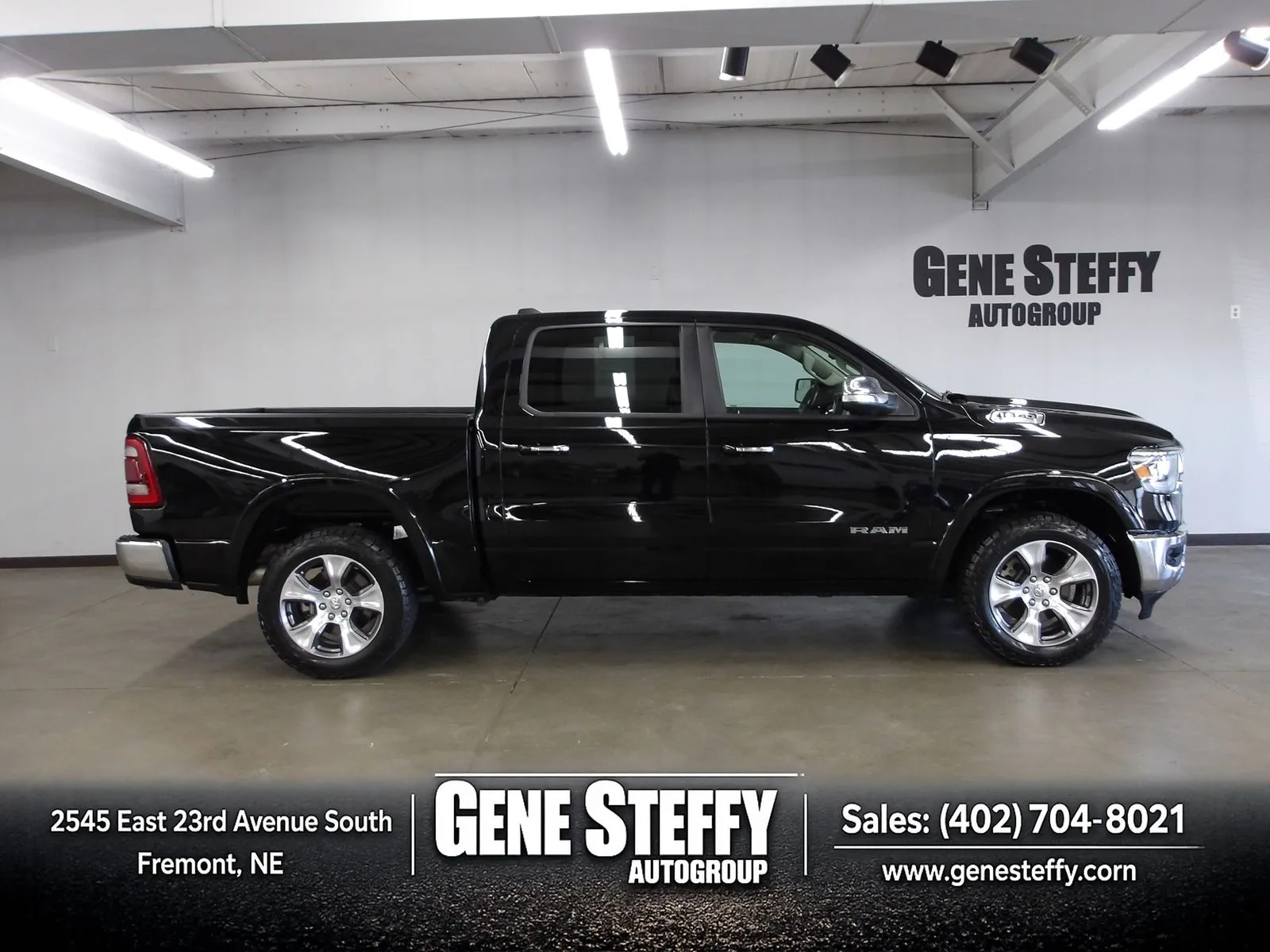 2020 RAM 1500 Laramie 4x4 Crew Cab 5'7's photo