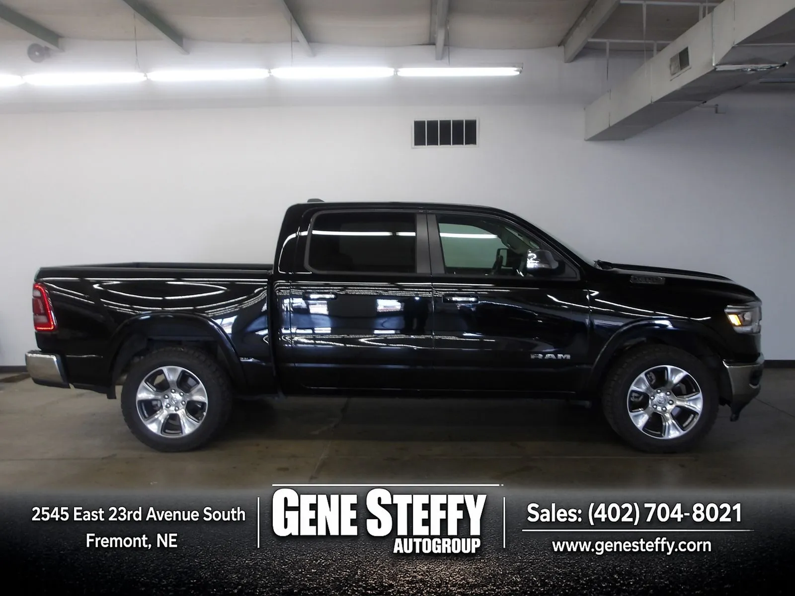 2020 RAM 1500 Laramie 4x4 Crew Cab 5'7's photo