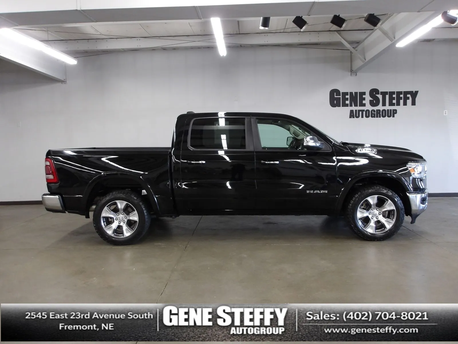 2020 RAM 1500 Laramie 4x4 Crew Cab 5'7's photo