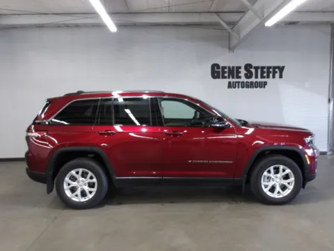 Another view of 2023 Jeep Grand Cherokee Limited for sale in Fremont, NE at Gene Steffy Chrysler Dodge Jeep RAM