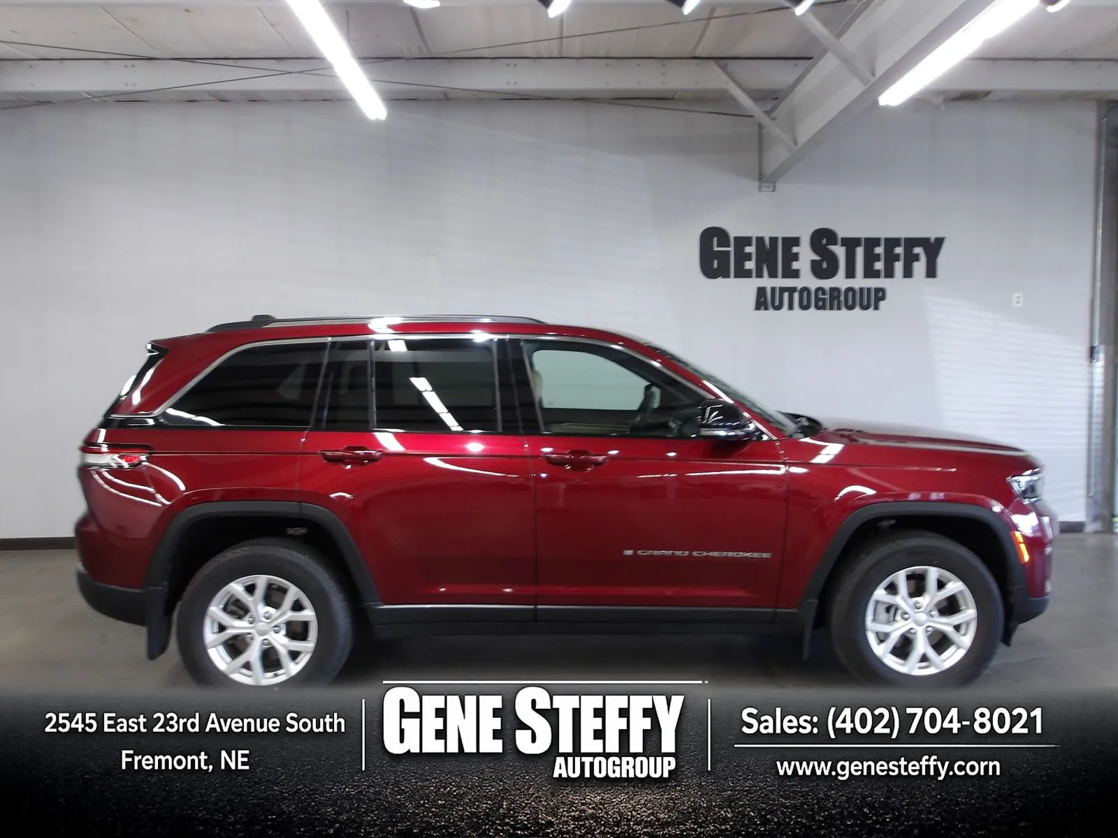 Red 2023 Jeep Grand Cherokee Limited for sale in Fremont, NE