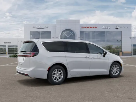 More photos of 2027 Chrysler Pacifica Select at Gene Steffy Chrysler Dodge Jeep RAM, NE