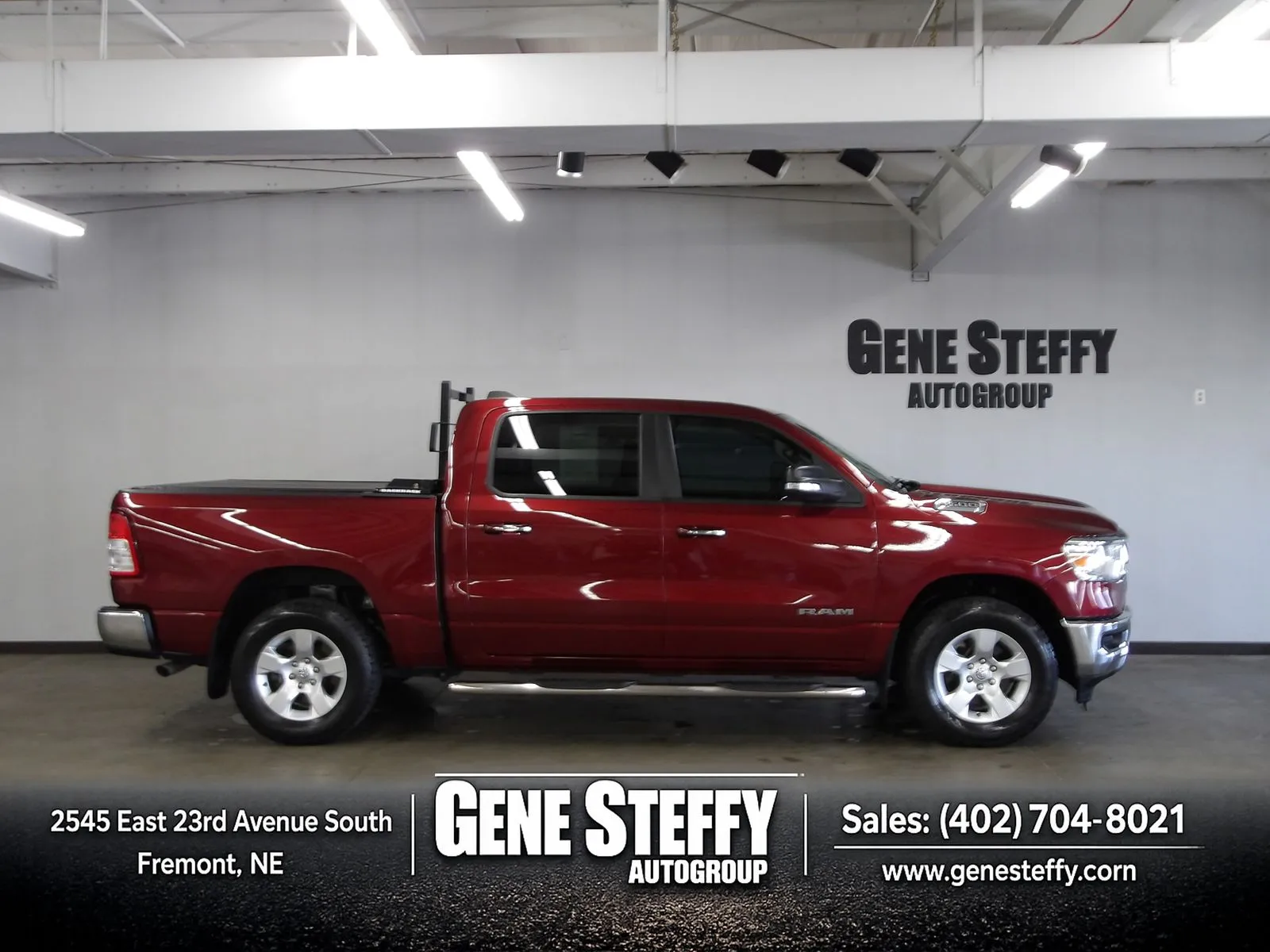 2020 RAM 1500 Big Horn/Lone Star 4x4 Crew Cab 5'7's photo