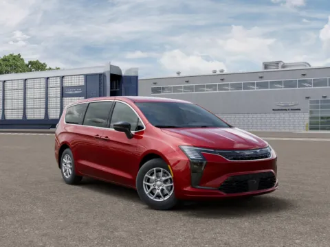 More photos of 2027 Chrysler Pacifica Select at Gene Steffy Chrysler Dodge Jeep RAM, NE