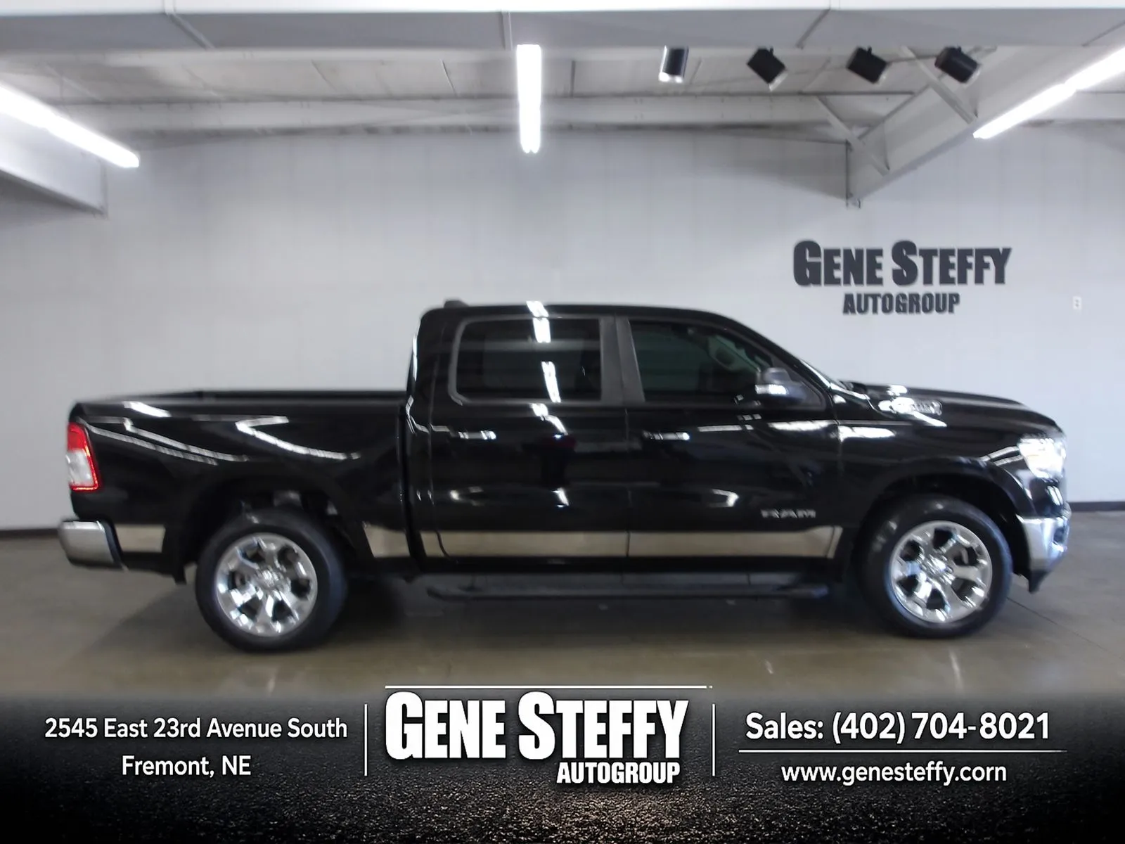 2019 RAM 1500 Big Horn/Lone Star 4x4 Crew Cab 5'7's photo