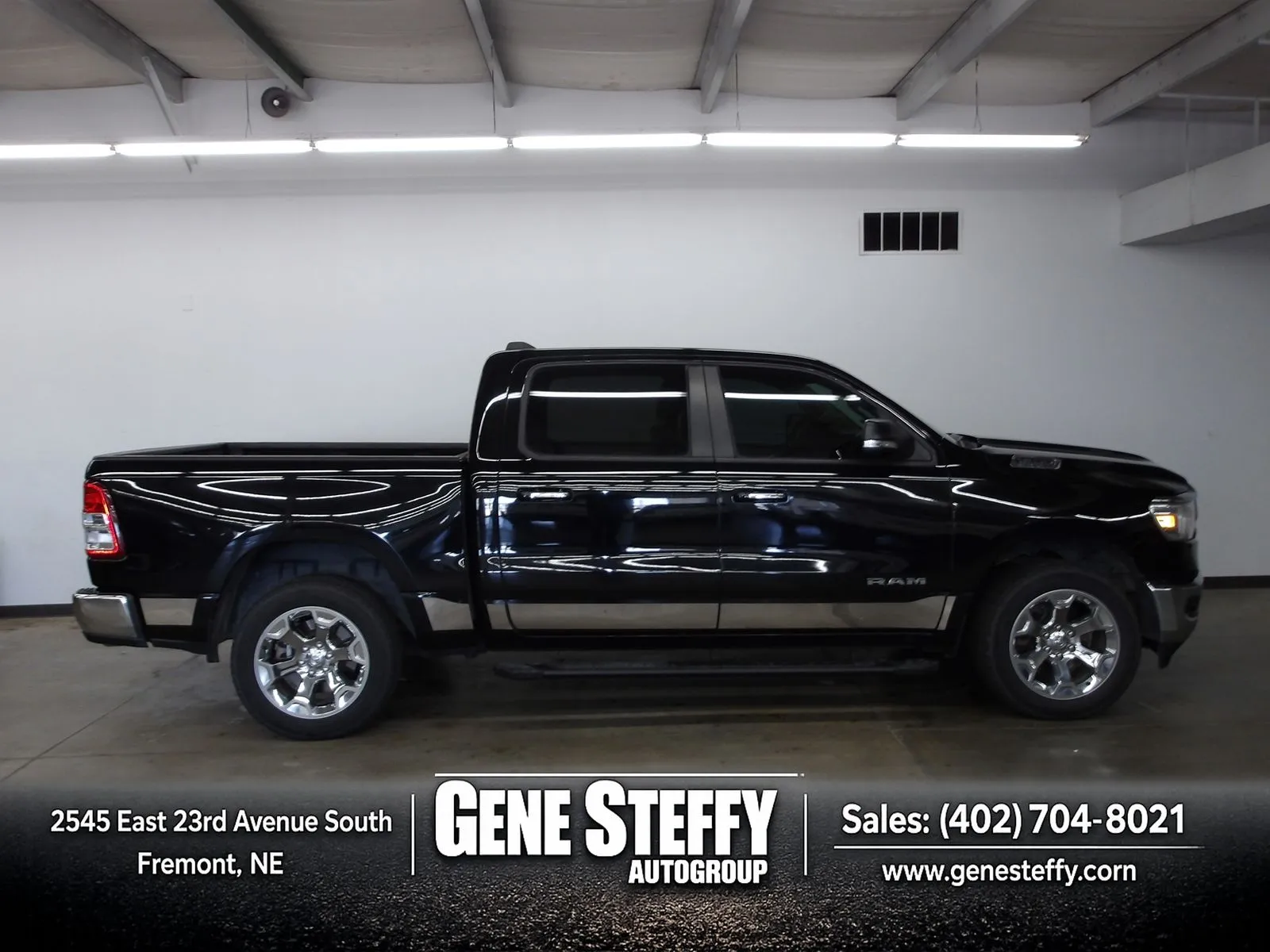 2019 RAM 1500 Big Horn/Lone Star 4x4 Crew Cab 5'7's photo
