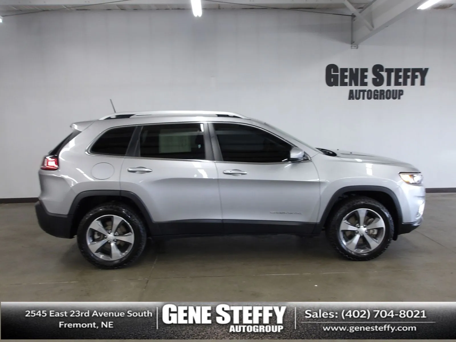 Silver 2020 Jeep Cherokee Limited for sale in Fremont, NE