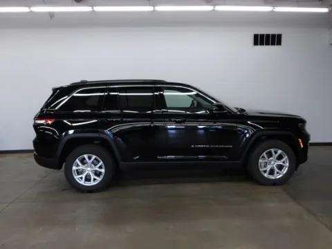 Another view of 2024 Jeep Grand Cherokee Limited for sale in Fremont, NE at Gene Steffy Chrysler Dodge Jeep RAM