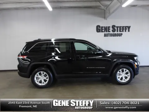 Black 2024 Jeep Grand Cherokee Limited for sale in Fremont, NE