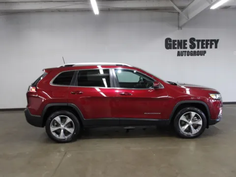 Another view of 2019 Jeep Cherokee Limited for sale in Fremont, NE at Gene Steffy Chrysler Dodge Jeep RAM