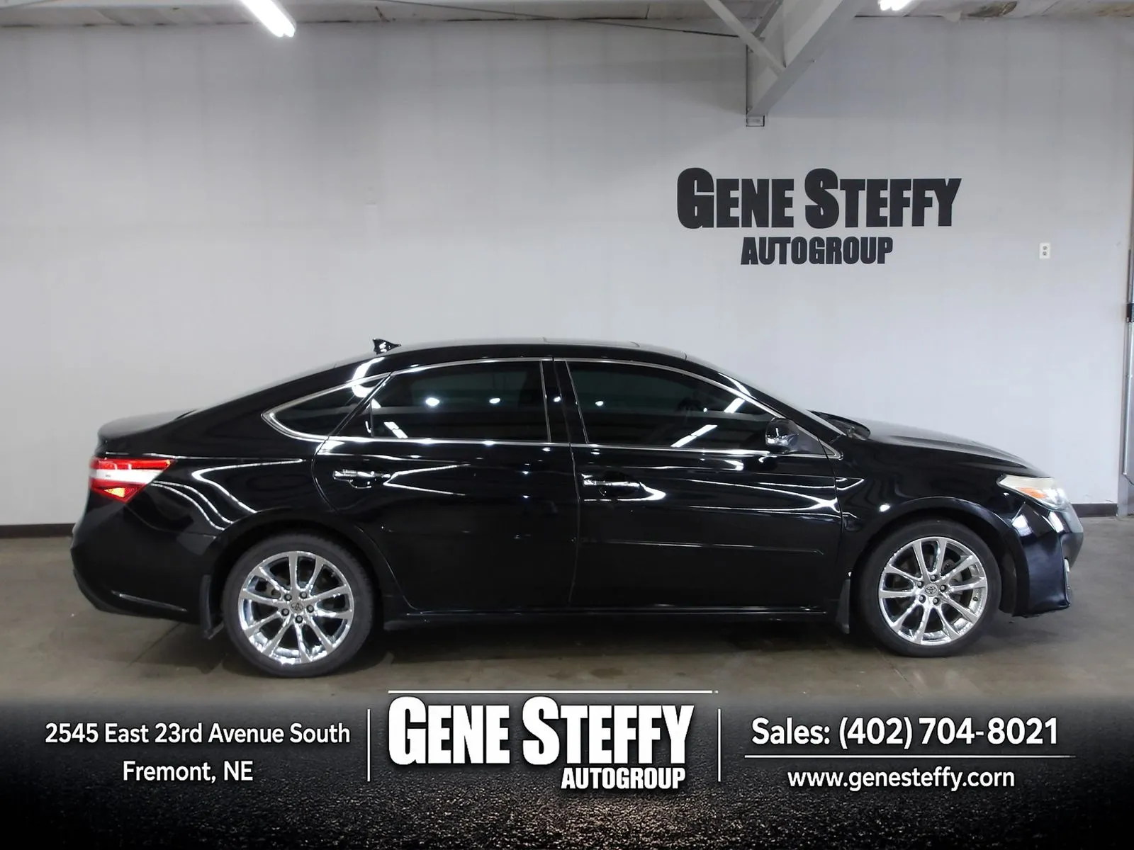 2013 Toyota Avalon Limited's photo