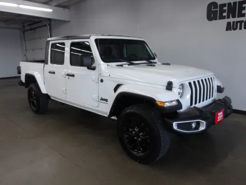 More photos of 2023 Jeep Gladiator Sport S at Gene Steffy Chrysler Dodge Jeep RAM, NE