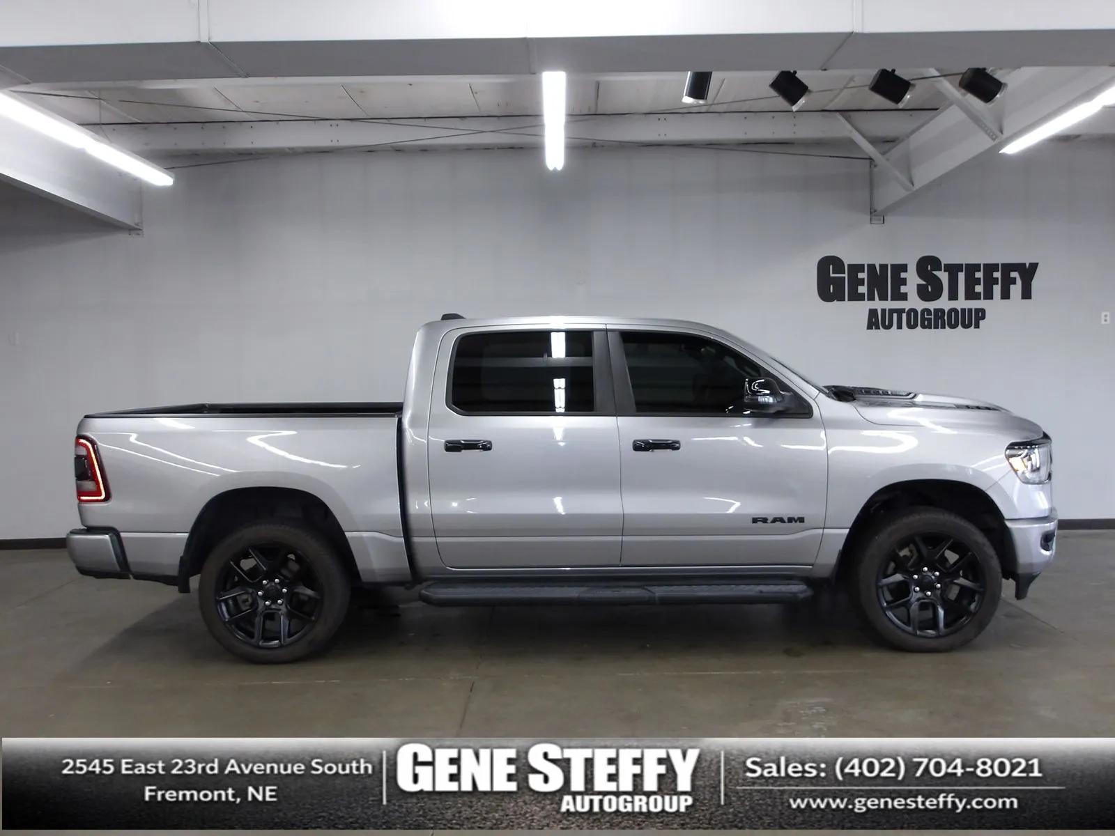 2023 RAM 1500 Laramie 4x4 Crew Cab 5'7's photo