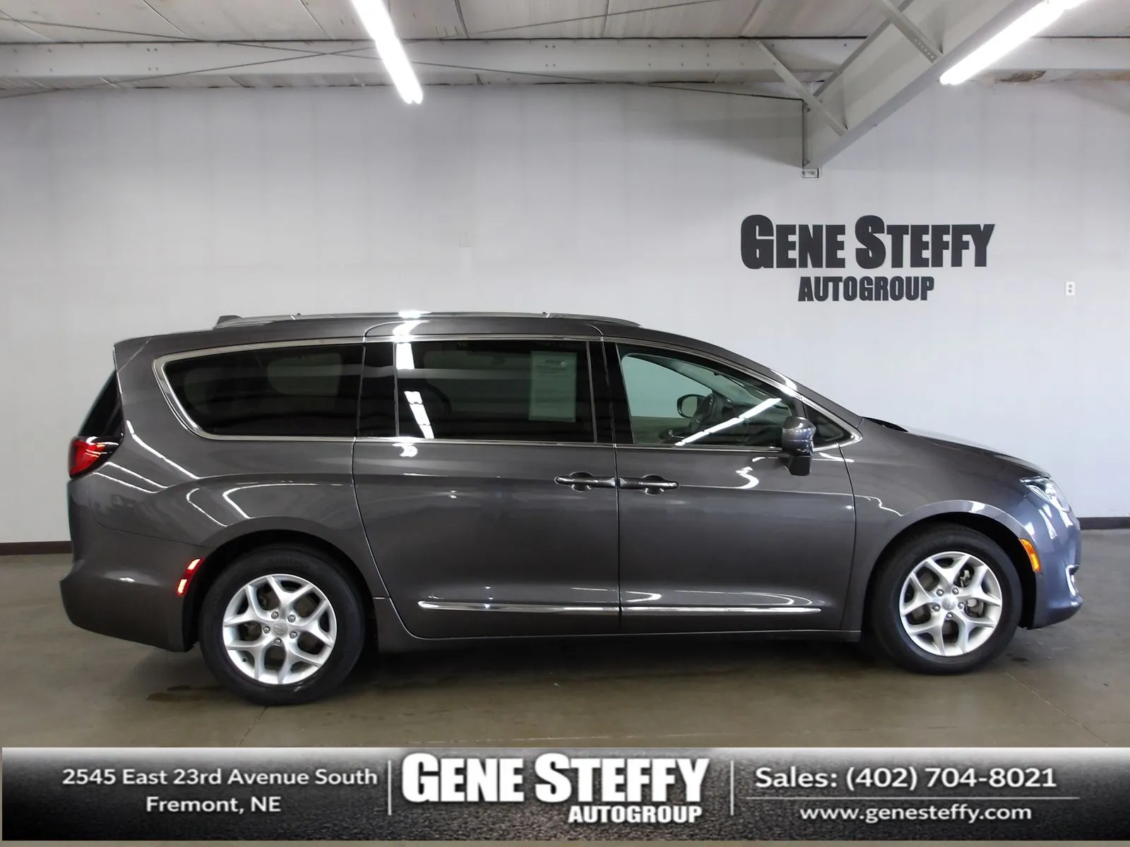 Unknown 2019 Chrysler Pacifica Touring L Plus for sale in Fremont, NE