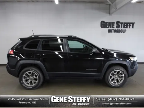 Black 2020 Jeep Cherokee Trailhawk for sale in Fremont, NE