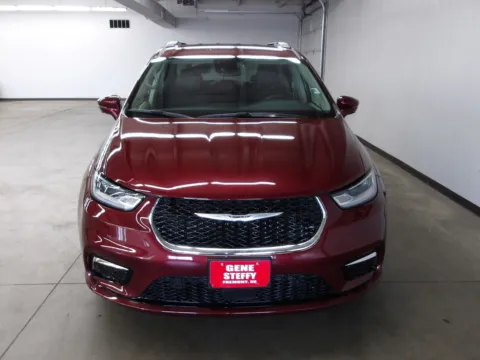 More photos of 2022 Chrysler Pacifica Touring L at Gene Steffy Chrysler Dodge Jeep RAM, NE
