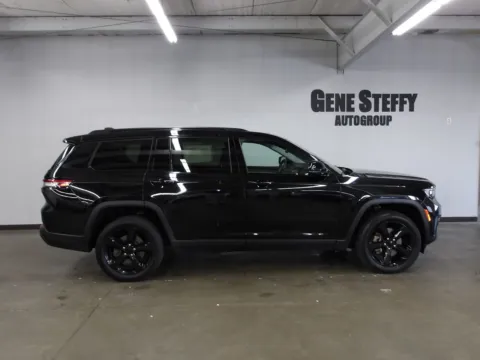 Another view of 2023 Jeep Grand Cherokee L Limited for sale in Fremont, NE at Gene Steffy Chrysler Dodge Jeep RAM