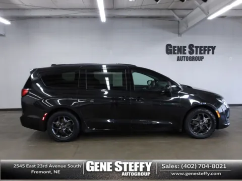 Black 2018 Chrysler Pacifica Touring L Plus for sale in Fremont, NE