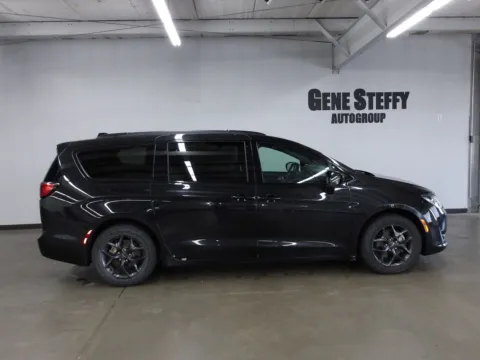 Another view of 2018 Chrysler Pacifica Touring L Plus for sale in Fremont, NE at Gene Steffy Chrysler Dodge Jeep RAM