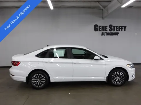 White 2021 Volkswagen Jetta R-Line for sale in Fremont, NE