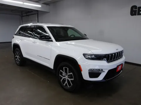 More photos of 2025 Jeep Grand Cherokee Limited at Gene Steffy Chrysler Dodge Jeep RAM, NE