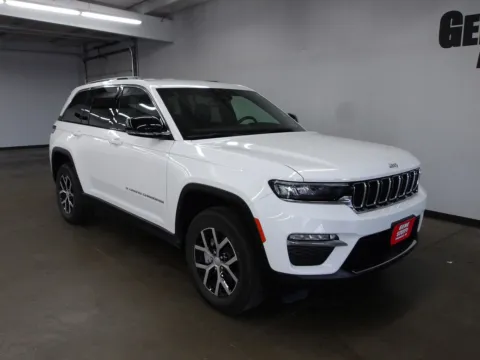 More photos of 2025 Jeep Grand Cherokee Limited at Gene Steffy Chrysler Dodge Jeep RAM, NE