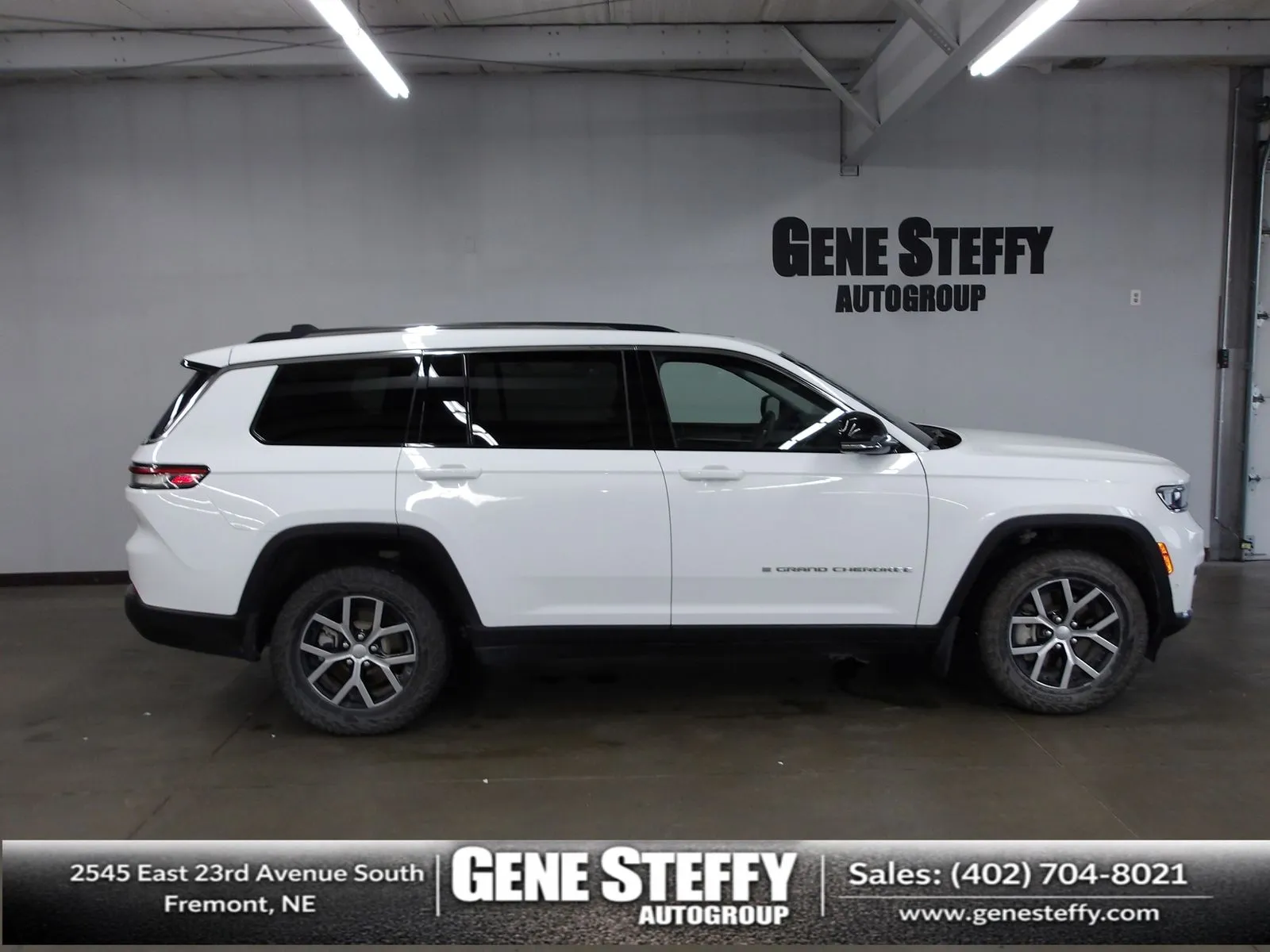 White 2023 Jeep Grand Cherokee L Limited for sale in Fremont, NE