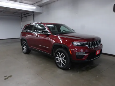 More photos of 2024 Jeep Grand Cherokee Limited at Gene Steffy Chrysler Dodge Jeep RAM, NE